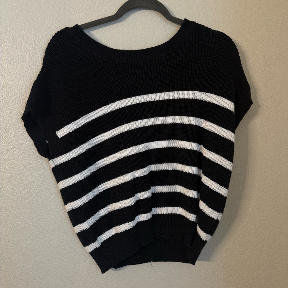 Jessica Simpson Black and White Striped Crew Neck Sweater